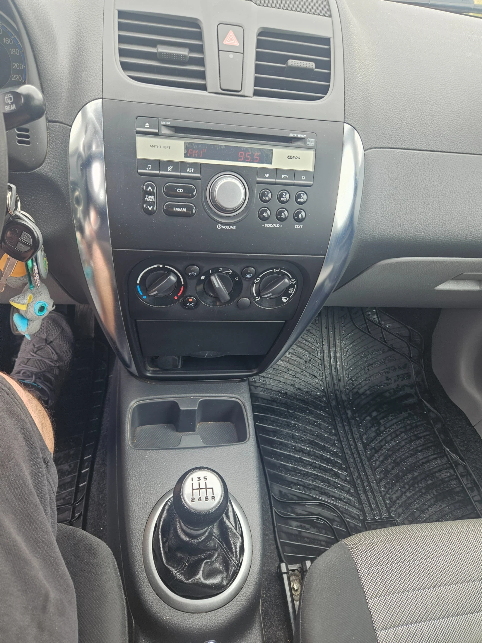 Suzuki SX4, снимка 11 - Автомобили и джипове - 55030847