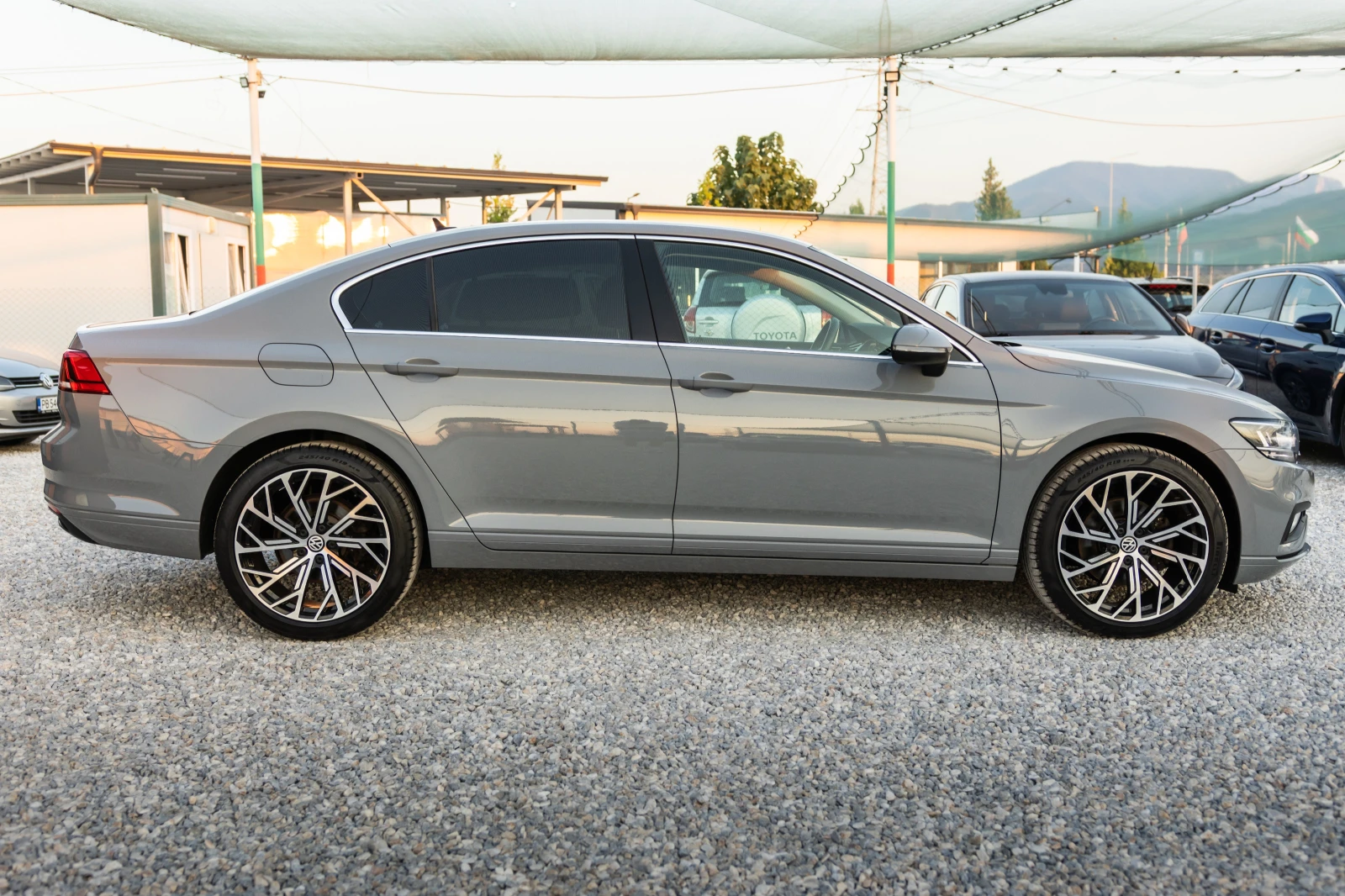 VW Passat 2.0TDI::Business+ ::DSG::Facelift, снимка 4 - Автомобили и джипове - 55391609