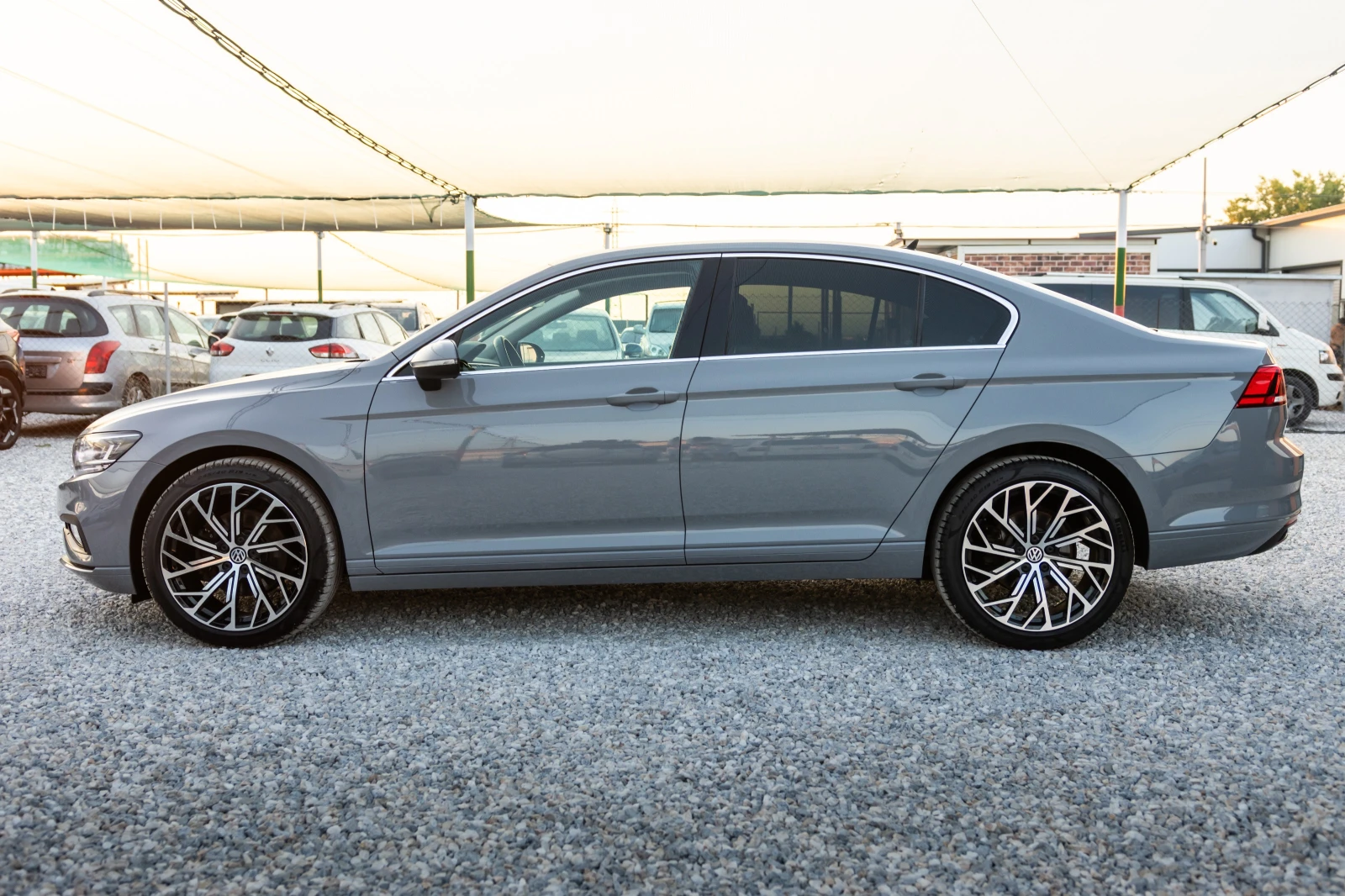 VW Passat 2.0TDI::Business+ ::DSG::Facelift, снимка 5 - Автомобили и джипове - 55391609
