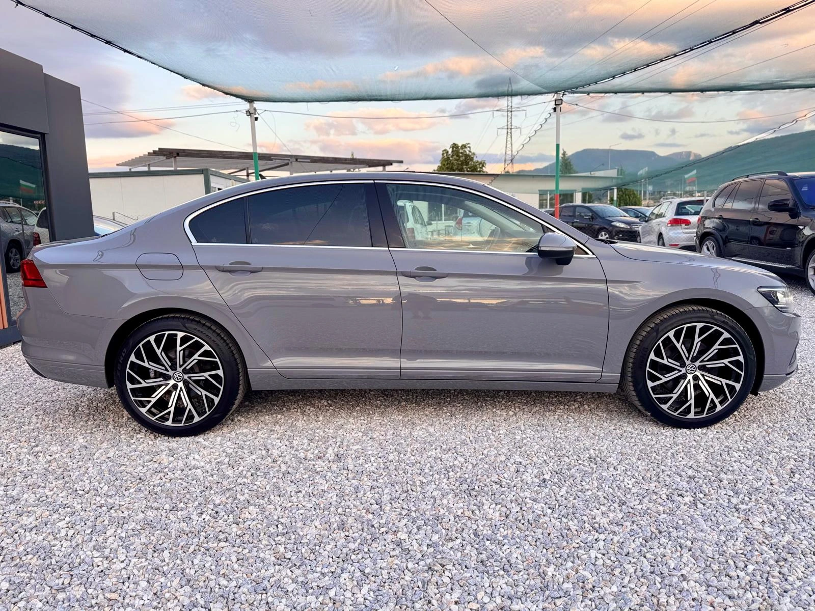 VW Passat 2.0TDI::Business+ ::DSG::Facelift, снимка 4 - Автомобили и джипове - 55391609