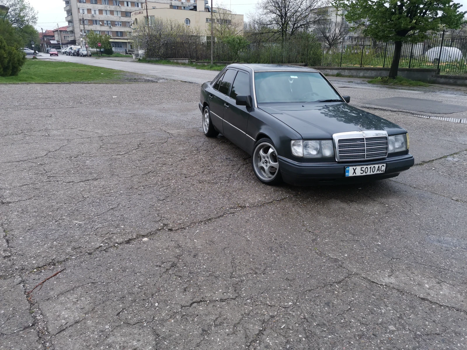 Mercedes-Benz 124
