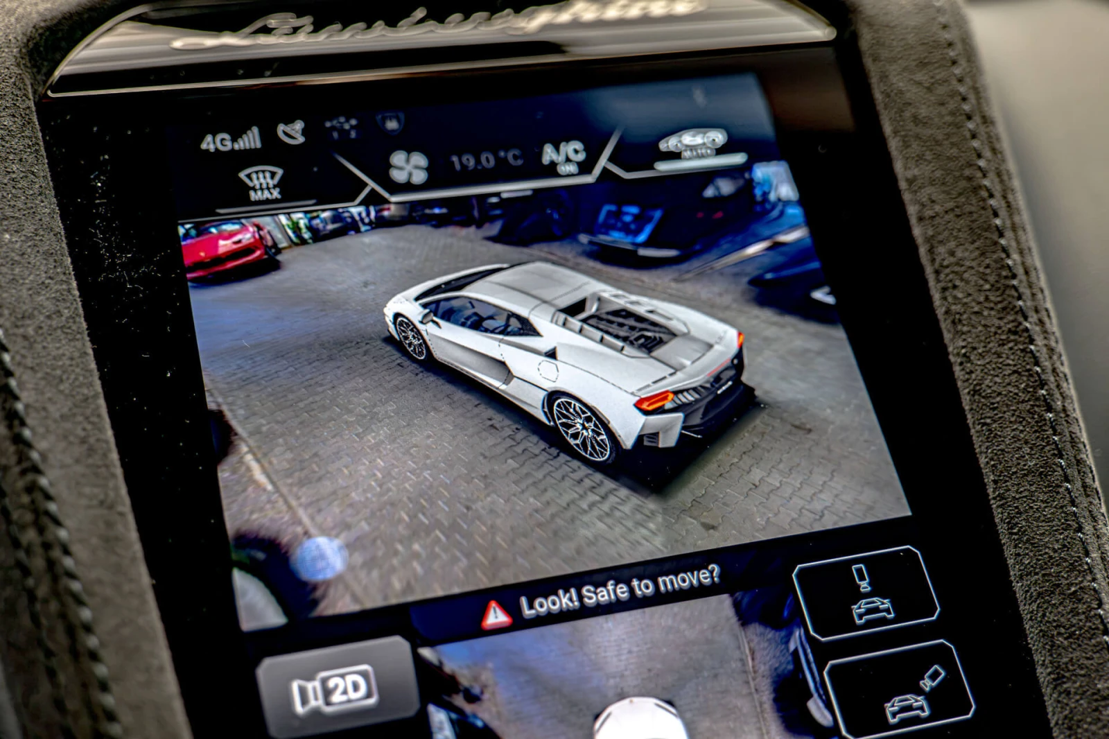 Lamborghini Temerario 4.0 PHEV/4WD/3D Камера/Керамика/Lift/PDC/Side Assi, снимка 12 - Автомобили и джипове - 55637176