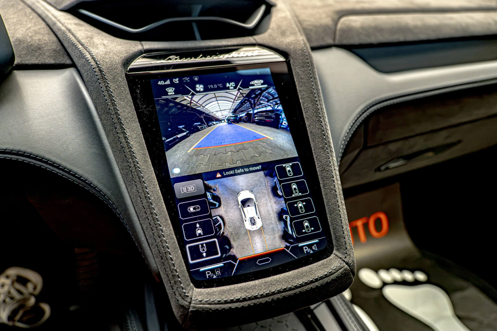 Lamborghini Temerario 4.0 PHEV/4WD/3D Камера/Керамика/Lift/PDC/Side Assi, снимка 14 - Автомобили и джипове - 55637176