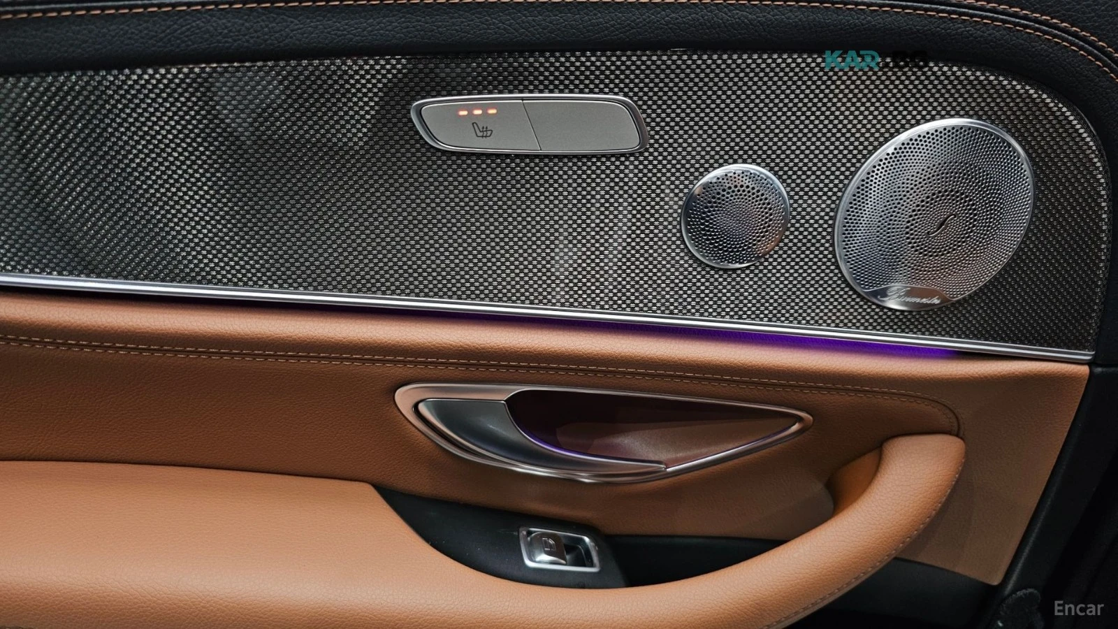 Mercedes-Benz E 300 4MATIC AMG* HUD* 360* НАВИ* ПАНО* АВТОКРЕДИТ, снимка 17 - Автомобили и джипове - 55696420