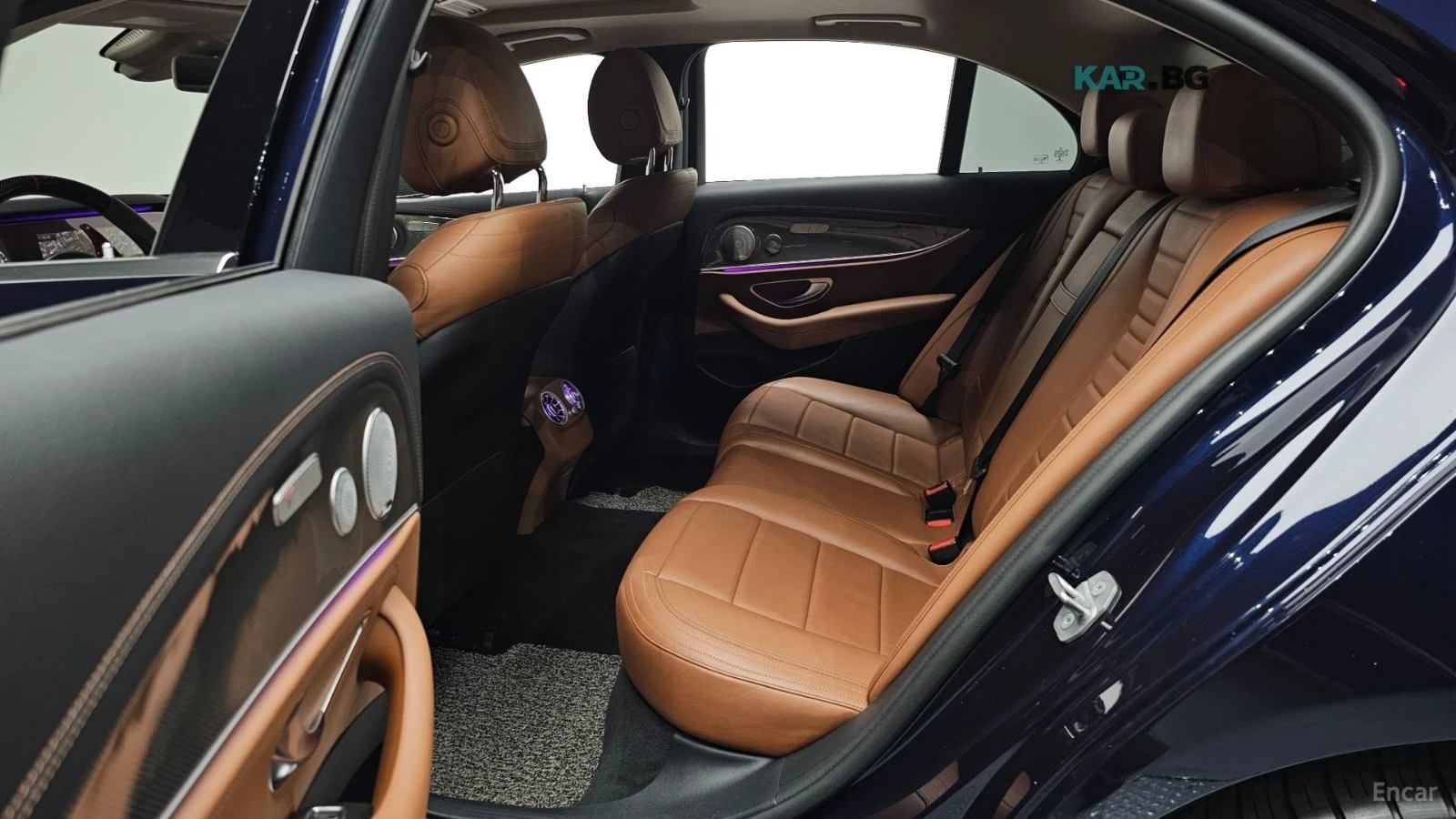 Mercedes-Benz E 300 4MATIC AMG* HUD* 360* НАВИ* ПАНО* АВТОКРЕДИТ, снимка 10 - Автомобили и джипове - 55696420