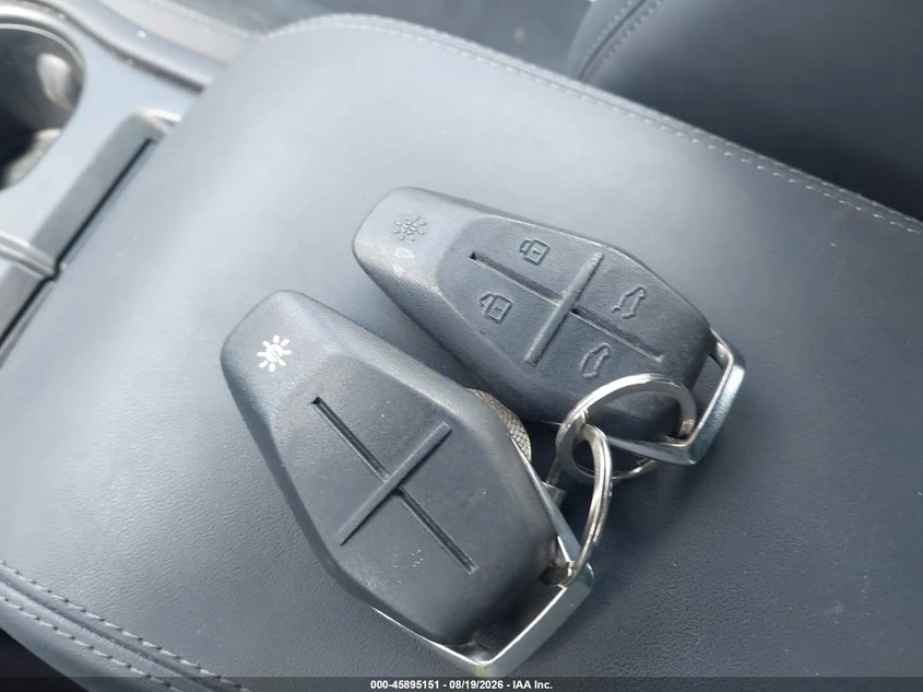 Fisker Ocean One AWD, снимка 11 - Автомобили и джипове - 55935340