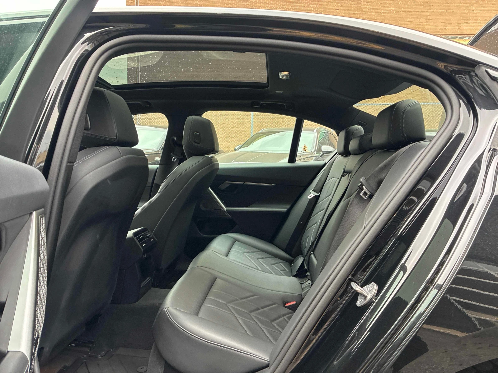 BMW 530 xDrive | CARFAX | ��������������� | Mobile.bg � ����������� 11