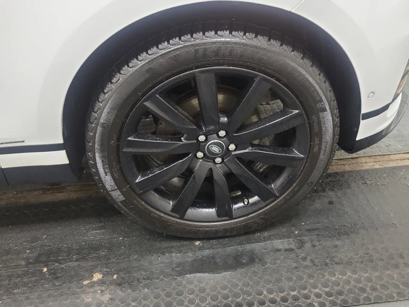 Land Rover Range Rover Velar * R Dynamic SE * CARFAX * ЦЕНА ДО БГ, снимка 13 - Автомобили и джипове - 53061326