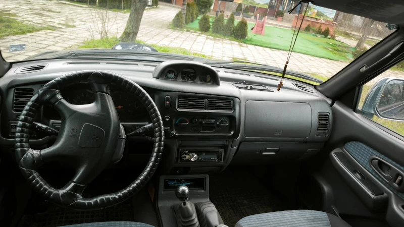 Mitsubishi L200, снимка 6 - Автомобили и джипове - 53381874