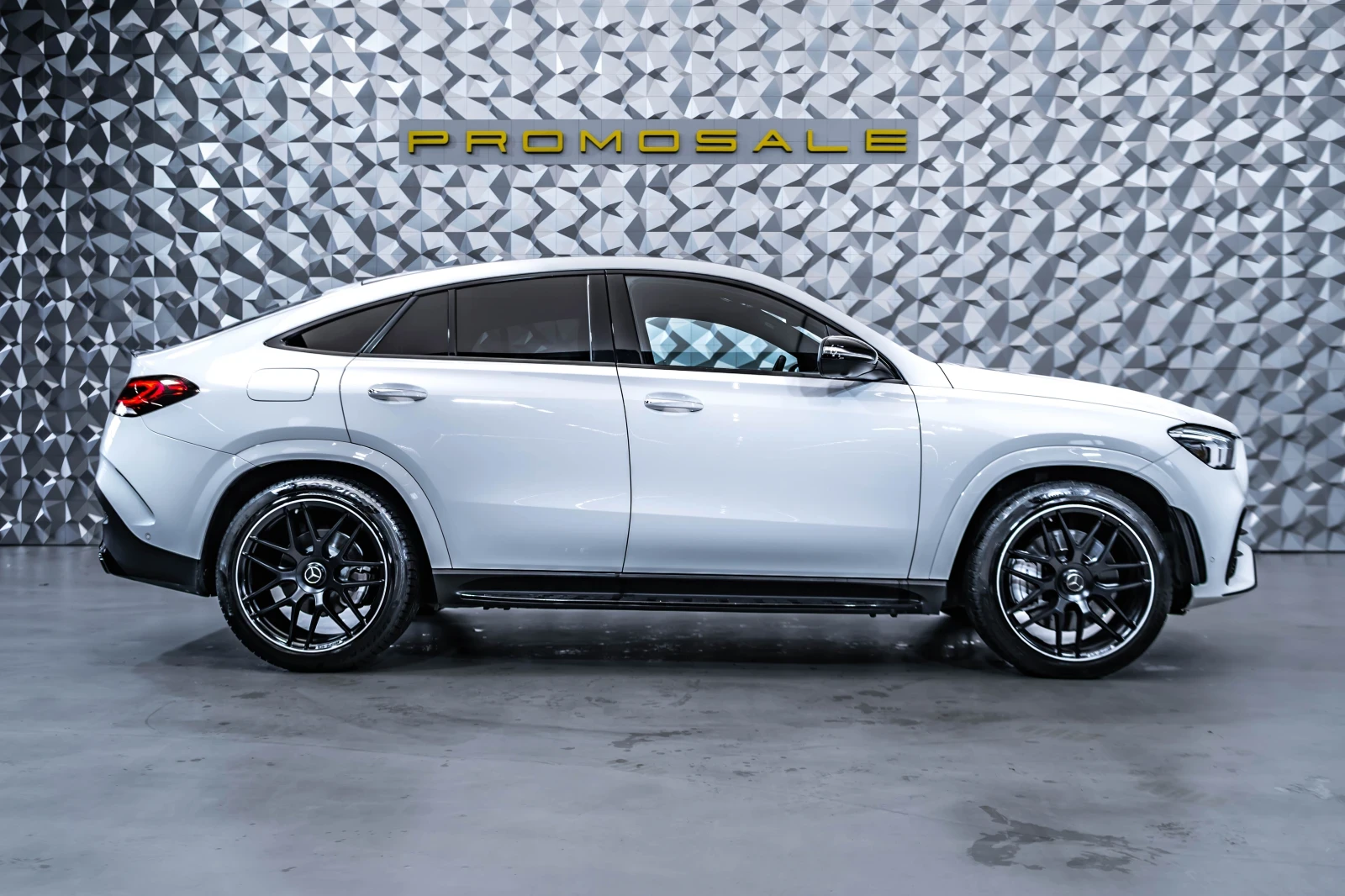 Mercedes-Benz GLE 53 4MATIC 4M+ * Carbon* Burm* Pano - изображение 6