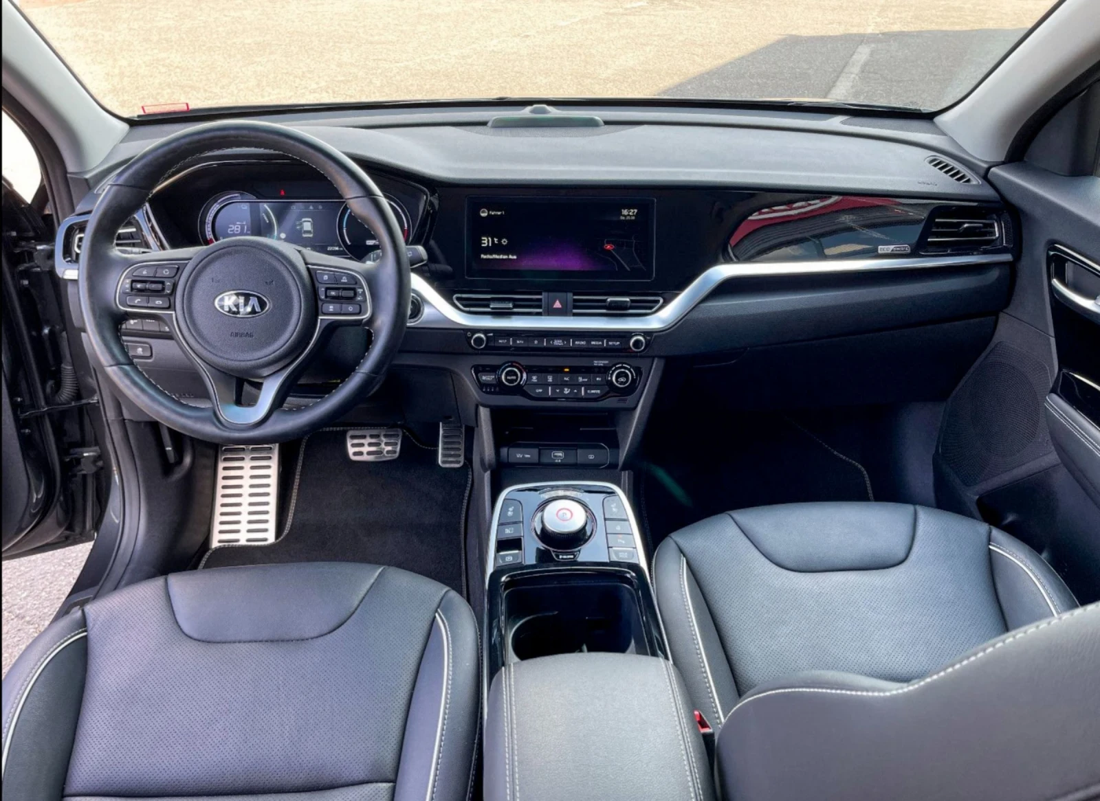 Kia Niro Premium с ДДС (фирмена)  - изображение 2