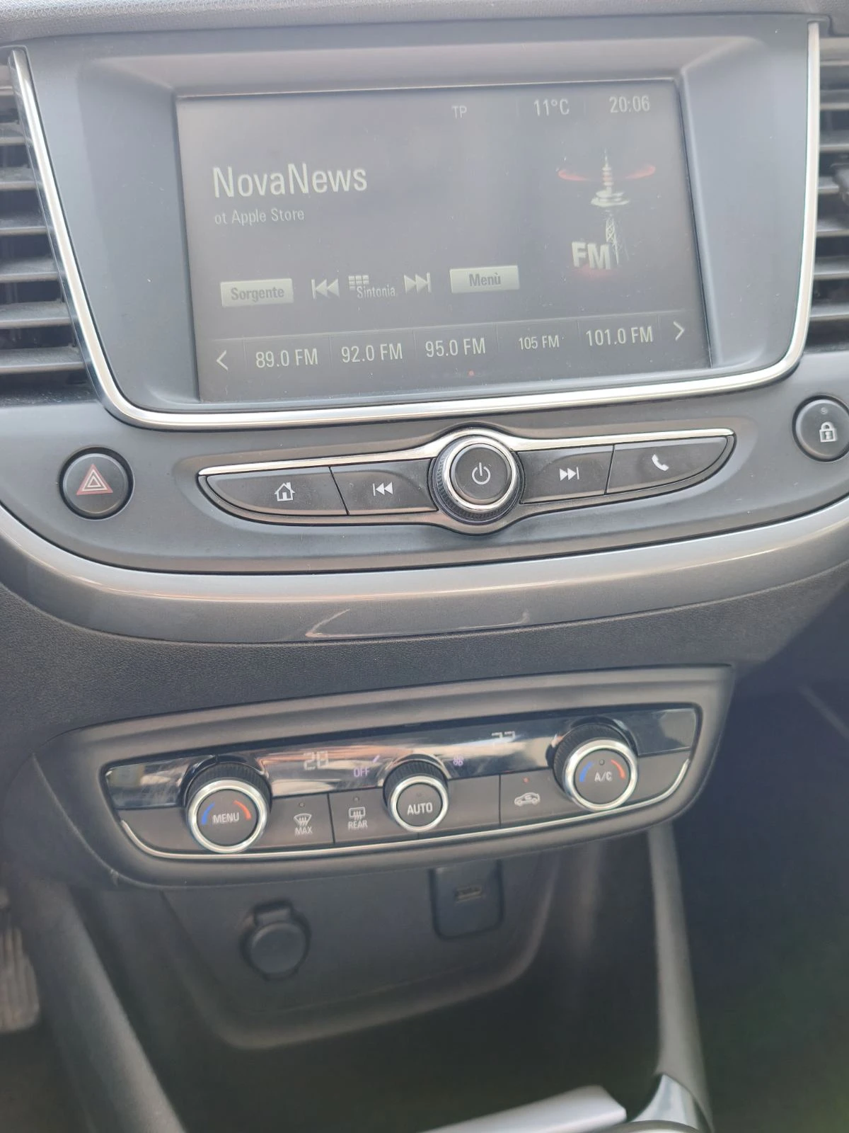 Opel Crossland X, снимка 6 - Автомобили и джипове - 53763988