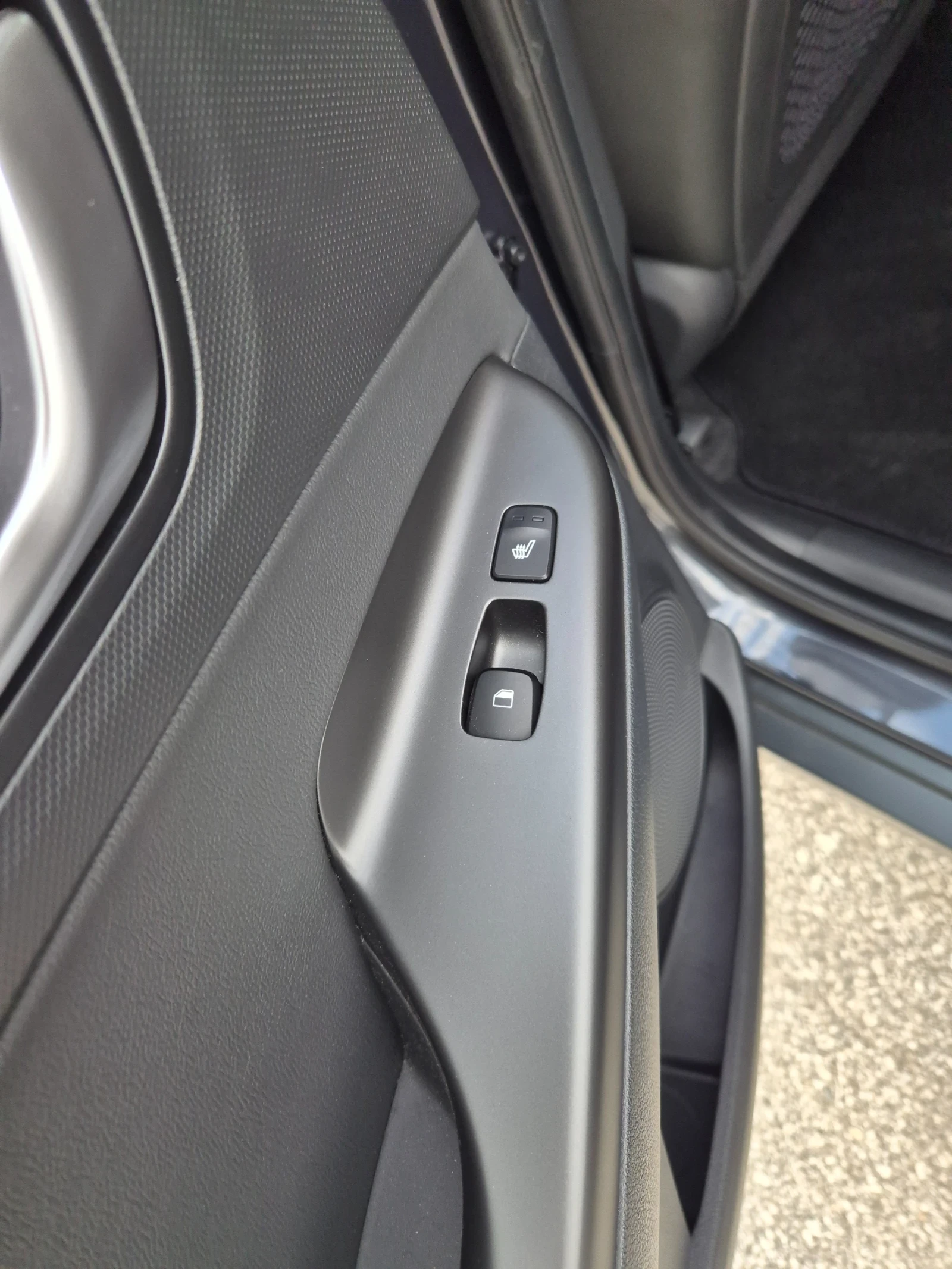 Hyundai Kona 64Kw/Premium-Full/22г./Hyundai сертификат SOH-100%, снимка 9 - Автомобили и джипове - 53996879