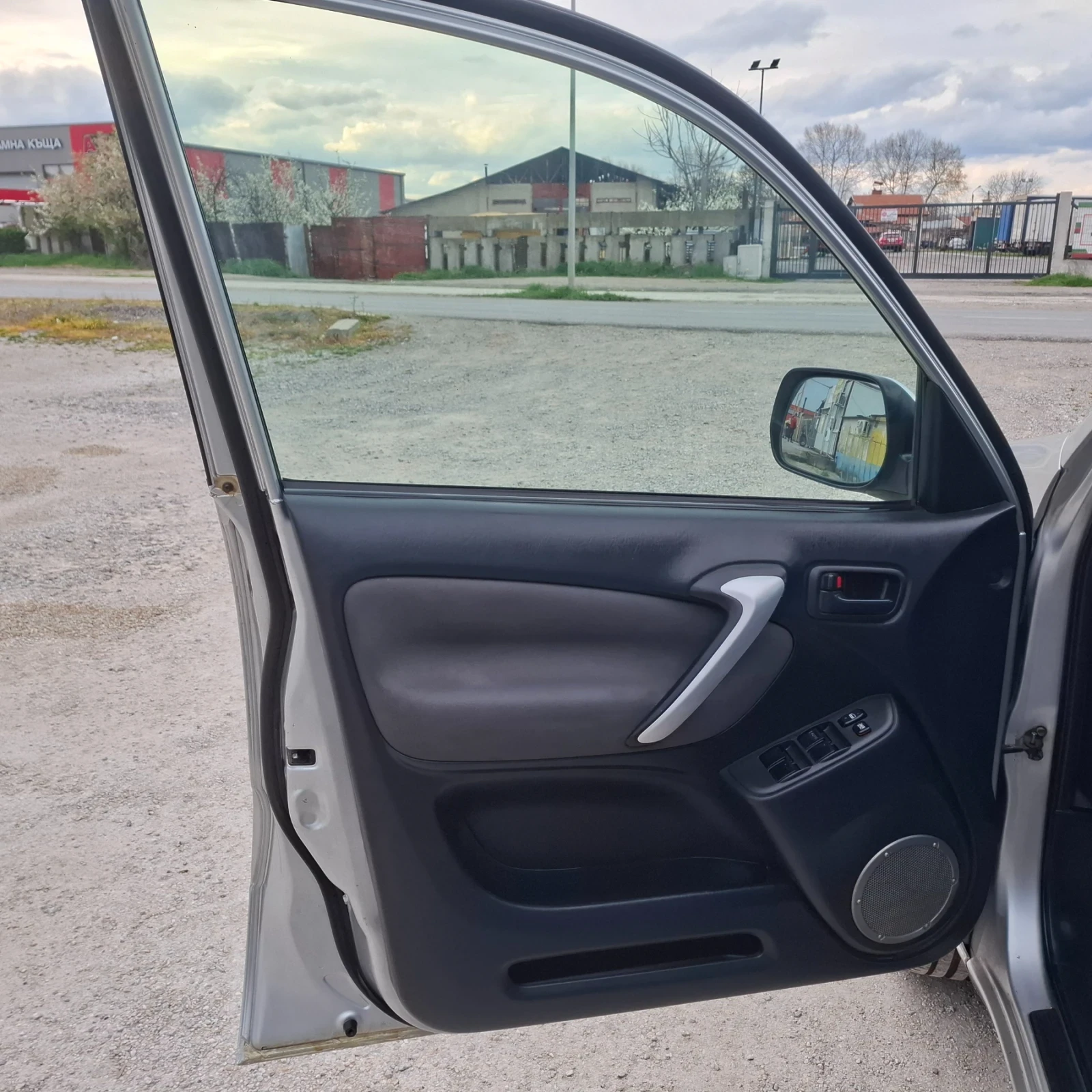 Toyota Rav4 2.0D4D 4?4, снимка 7 - Автомобили и джипове - 54152374