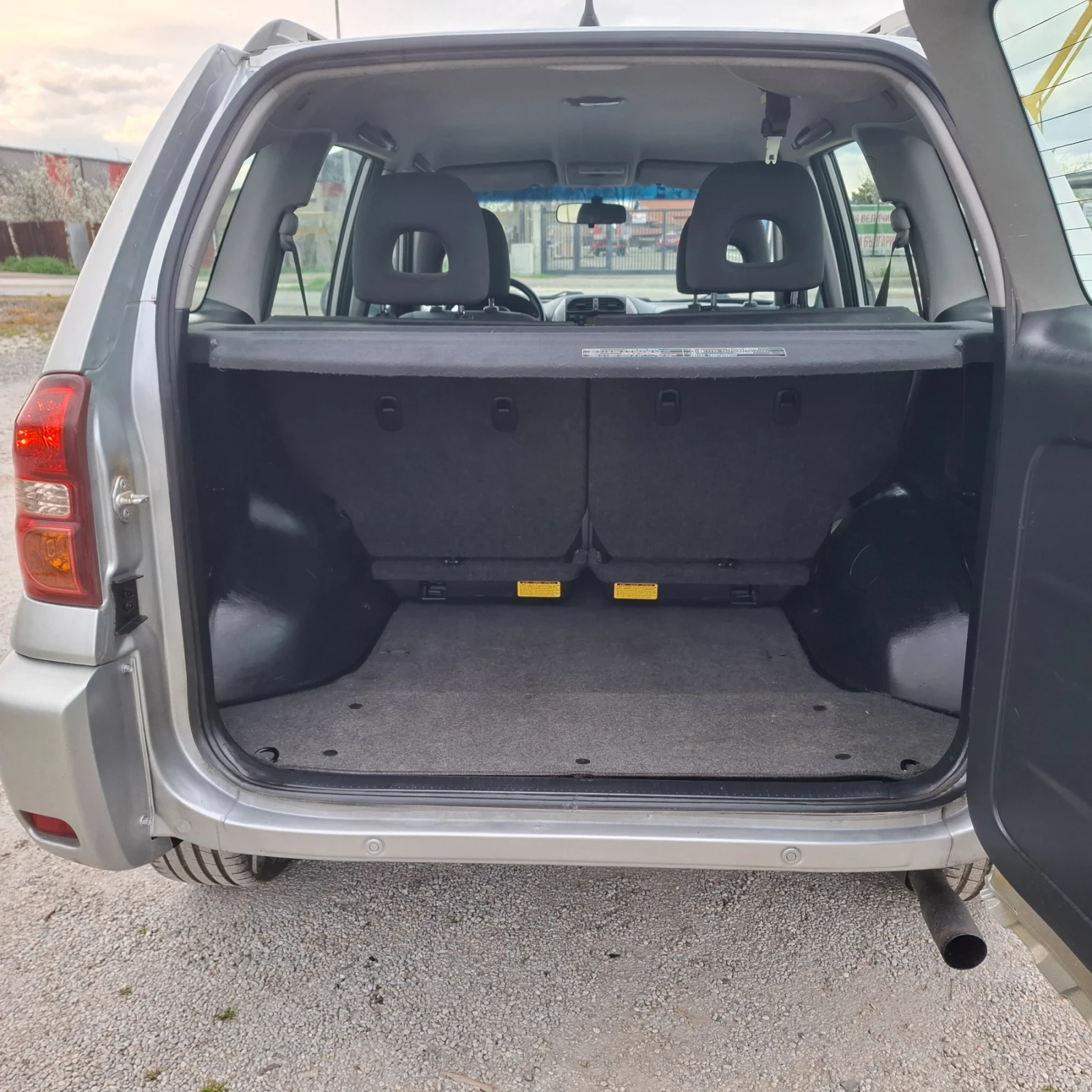 Toyota Rav4 2.0D4D 4?4, снимка 10 - Автомобили и джипове - 54152374