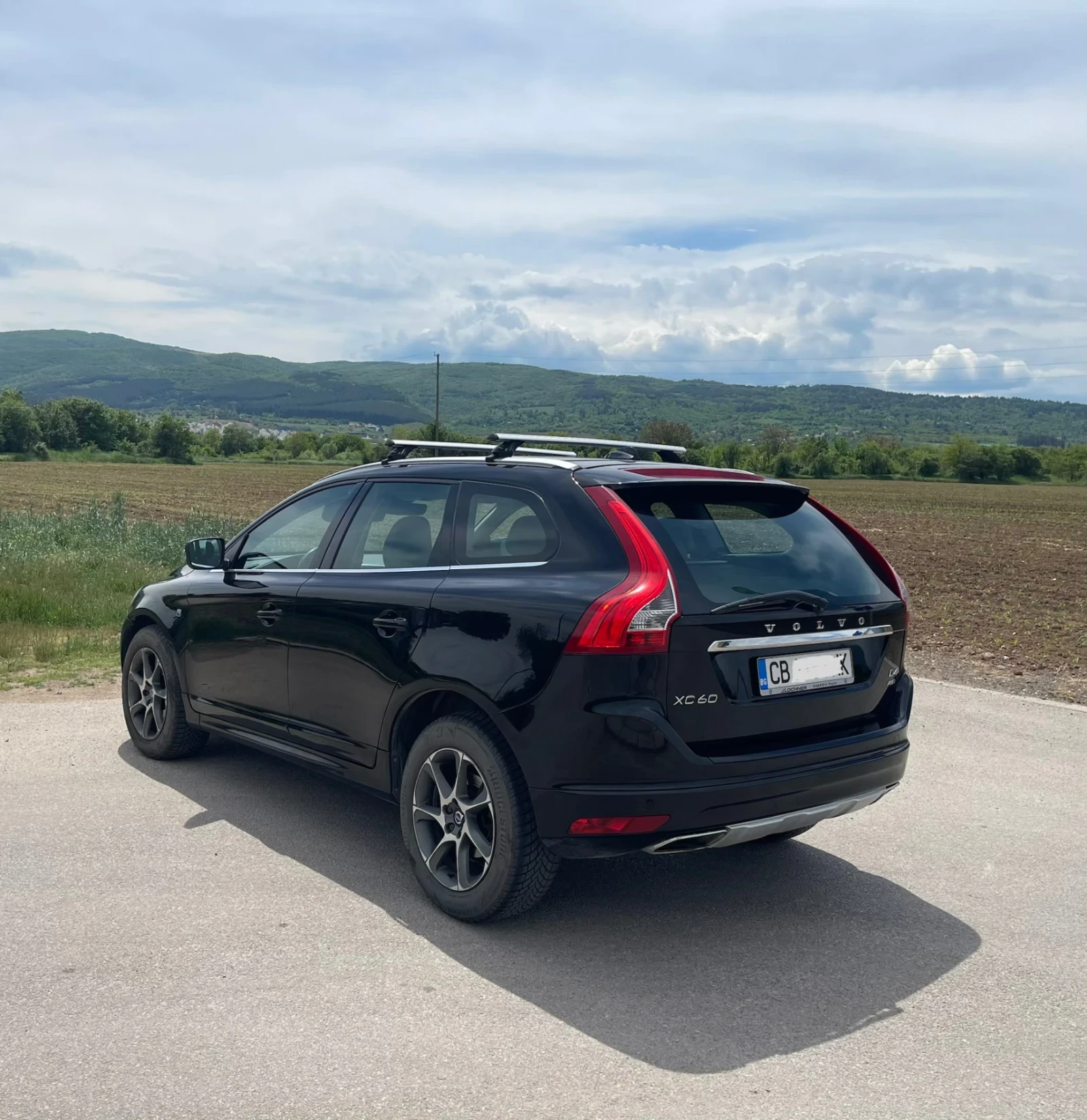 Volvo XC60 Ocean race, снимка 4 - Автомобили и джипове - 54607354