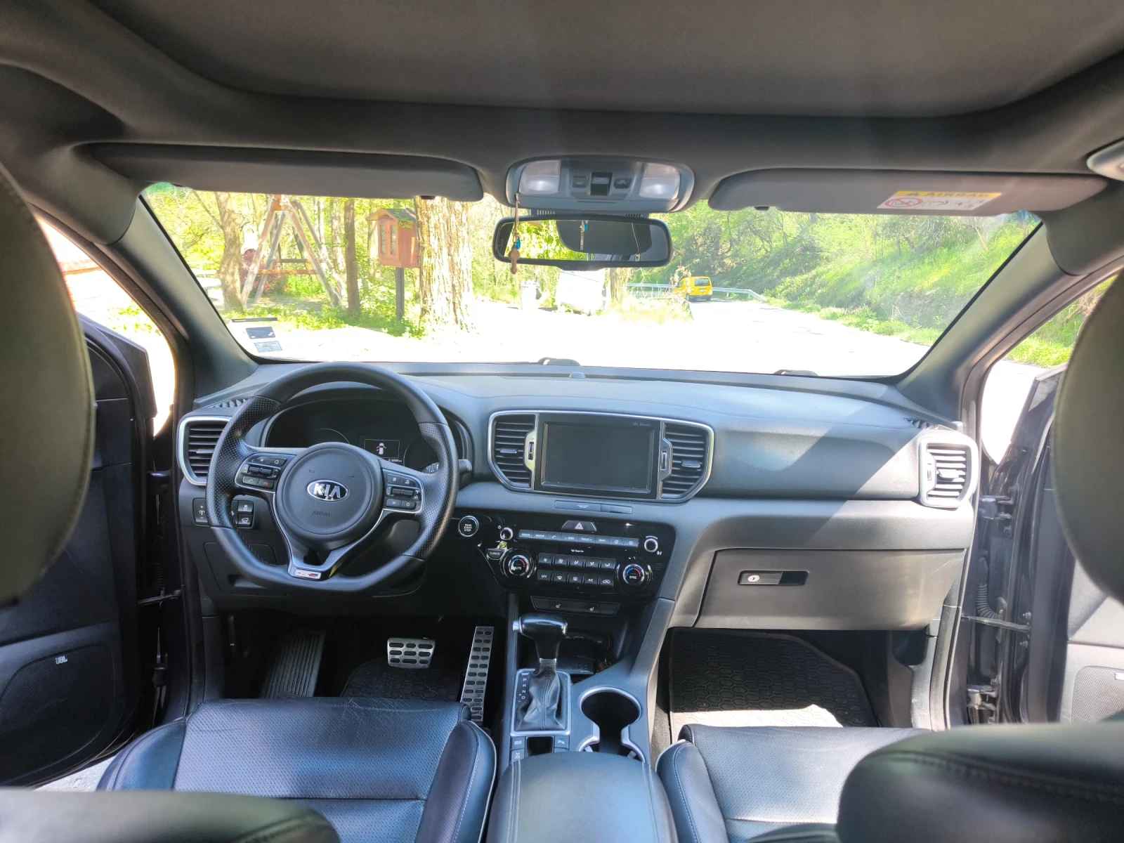 Kia Sportage 2.0, снимка 3 - Автомобили и джипове - 54726447