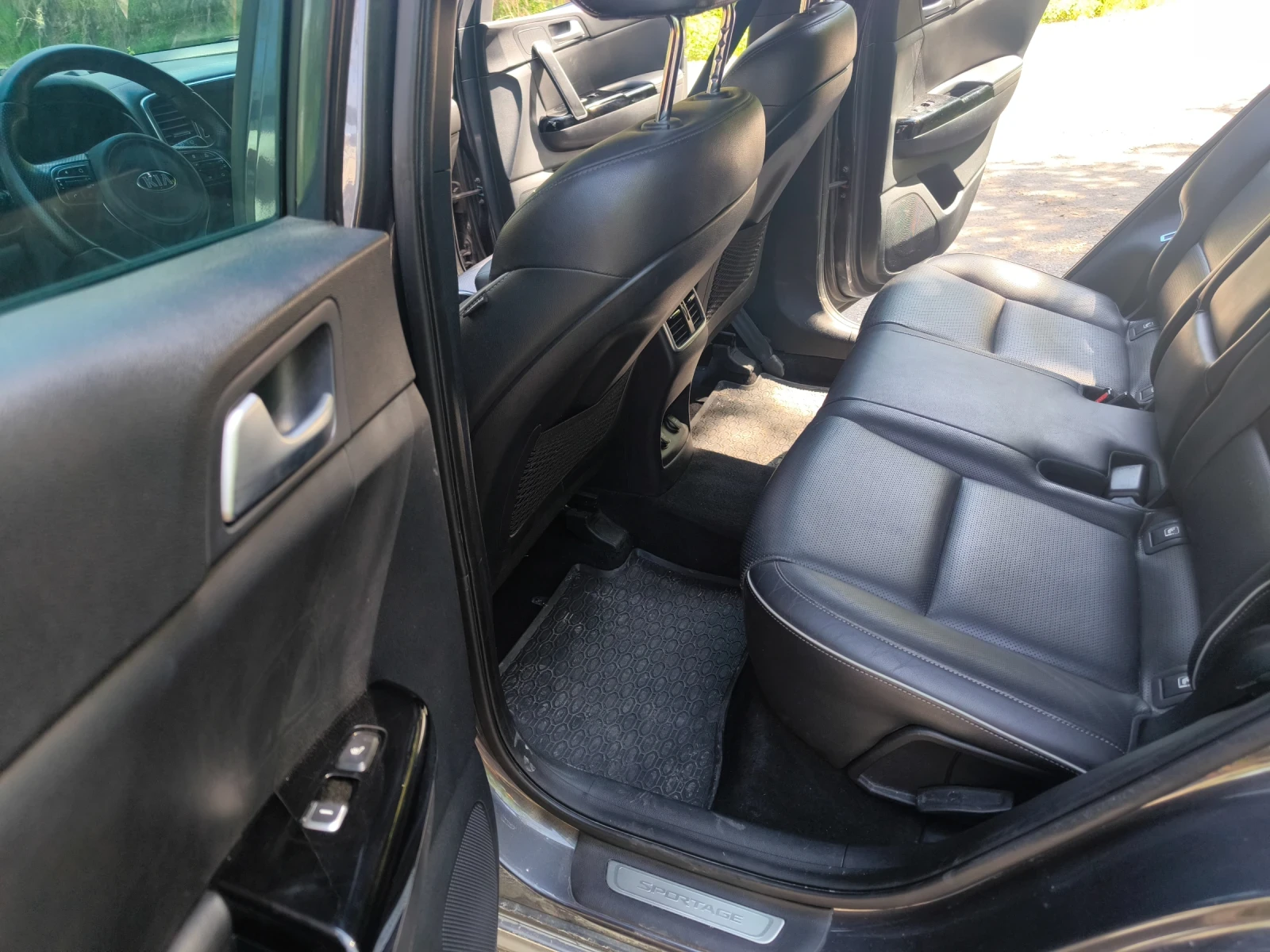 Kia Sportage 2.0, снимка 5 - Автомобили и джипове - 54726447