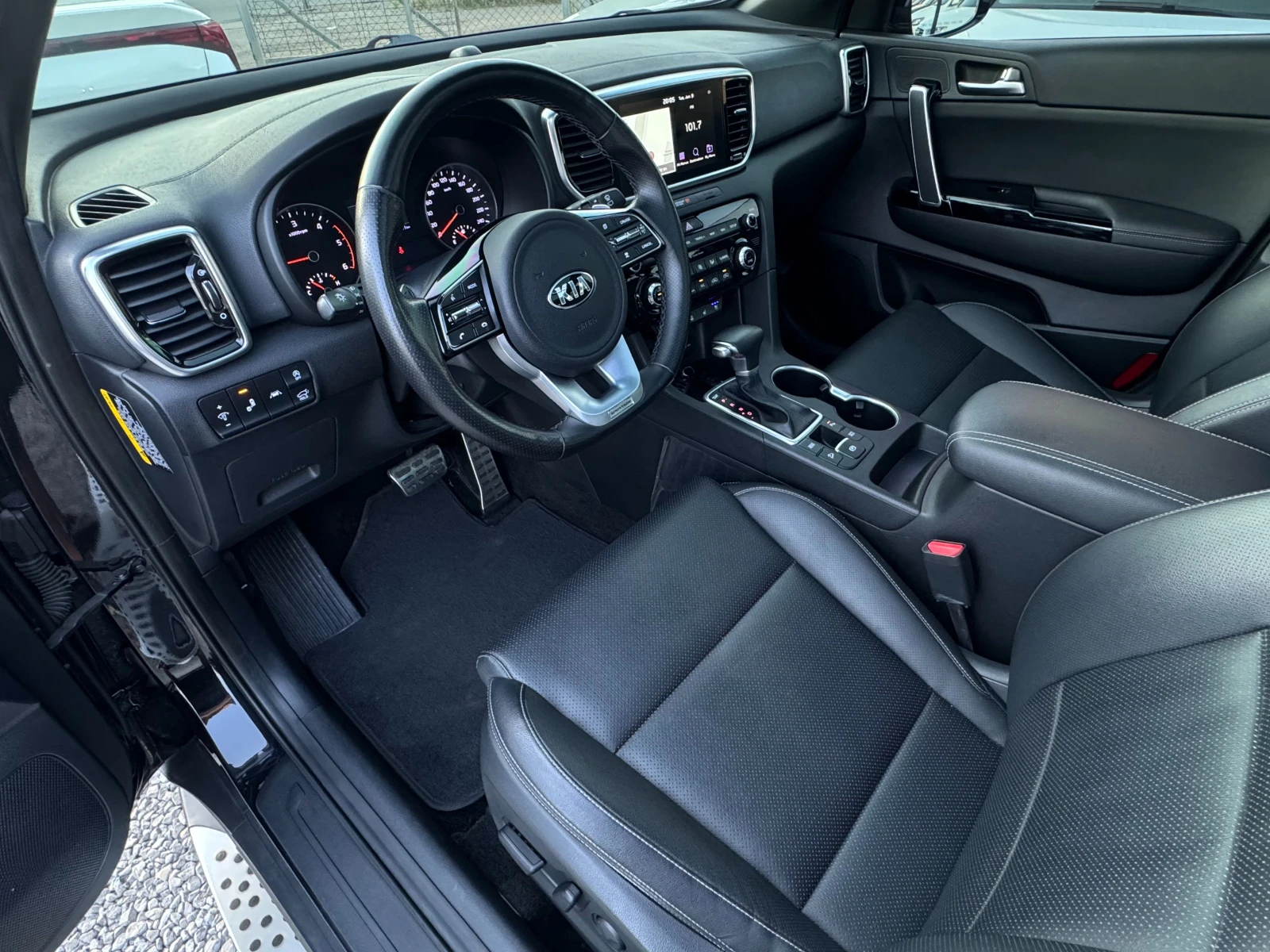 Kia Sportage 2.0D ! 2WD ! Intelligent !, снимка 8 - Автомобили и джипове - 54930909