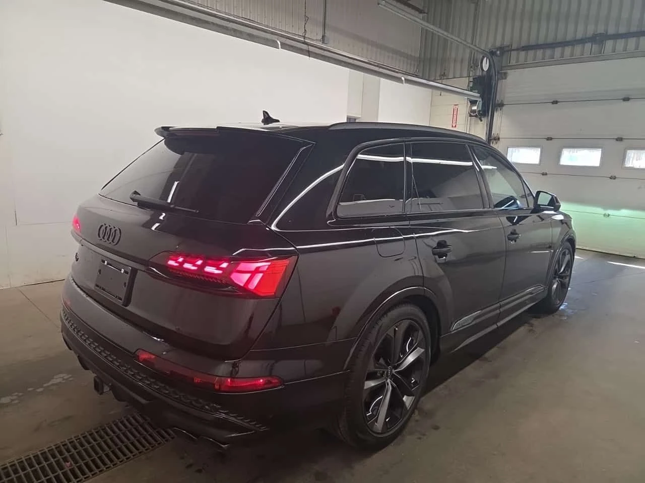 Audi SQ7 * 4.0 TFSI quattro * CARFAX * БЕЗ ПЪРВОНАЧАЛНА ВНО, снимка 4 - Автомобили и джипове - 55304446