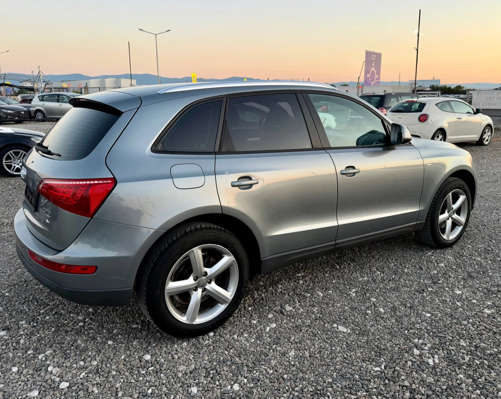 Audi Q5 2.0TDI 170кс QUATTRO * S-Line * ЛИЗИНГ * , снимка 4 - Автомобили и джипове - 55486806