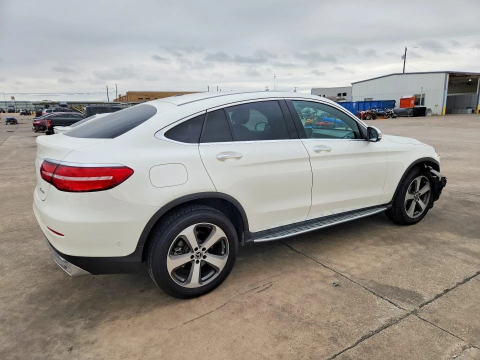 Mercedes-Benz GLC Coupe 4 Matic*  Burmester * Кожа, снимка 3 - Автомобили и джипове - 55628198