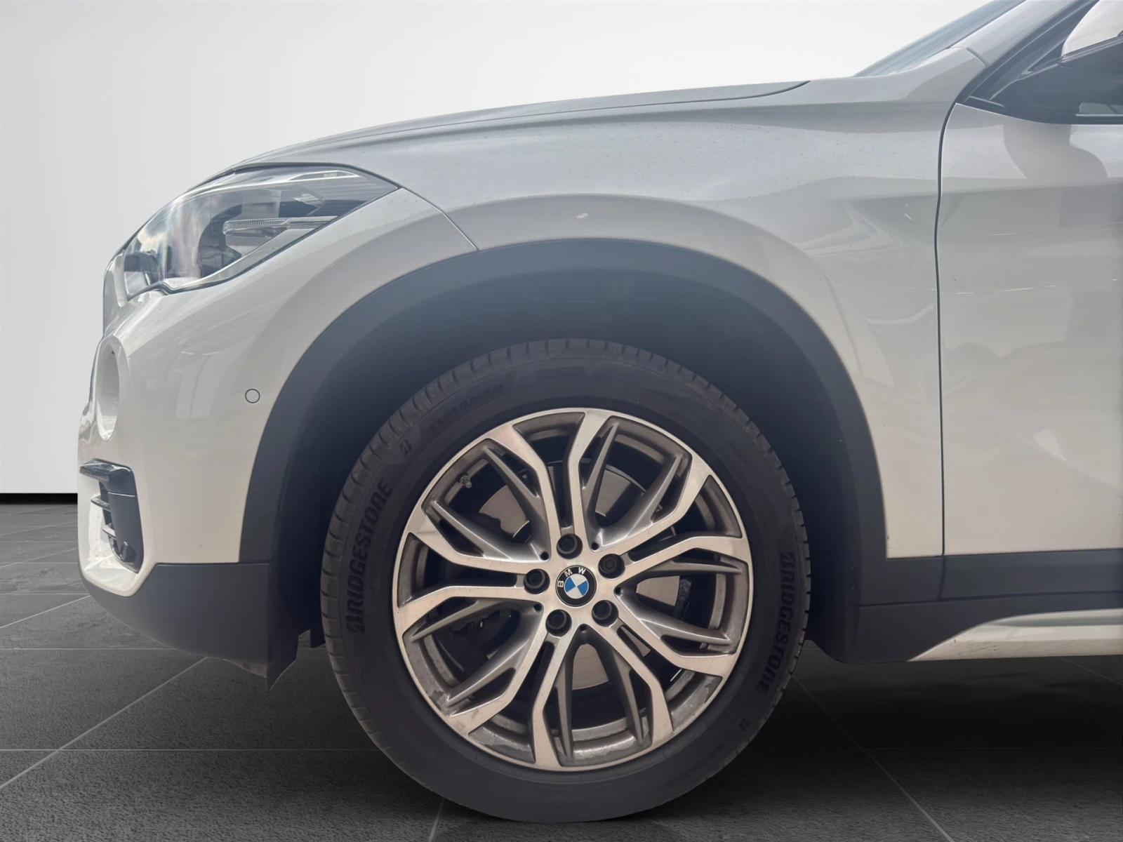 BMW X1 xDrive20i, снимка 5 - Автомобили и джипове - 56280695