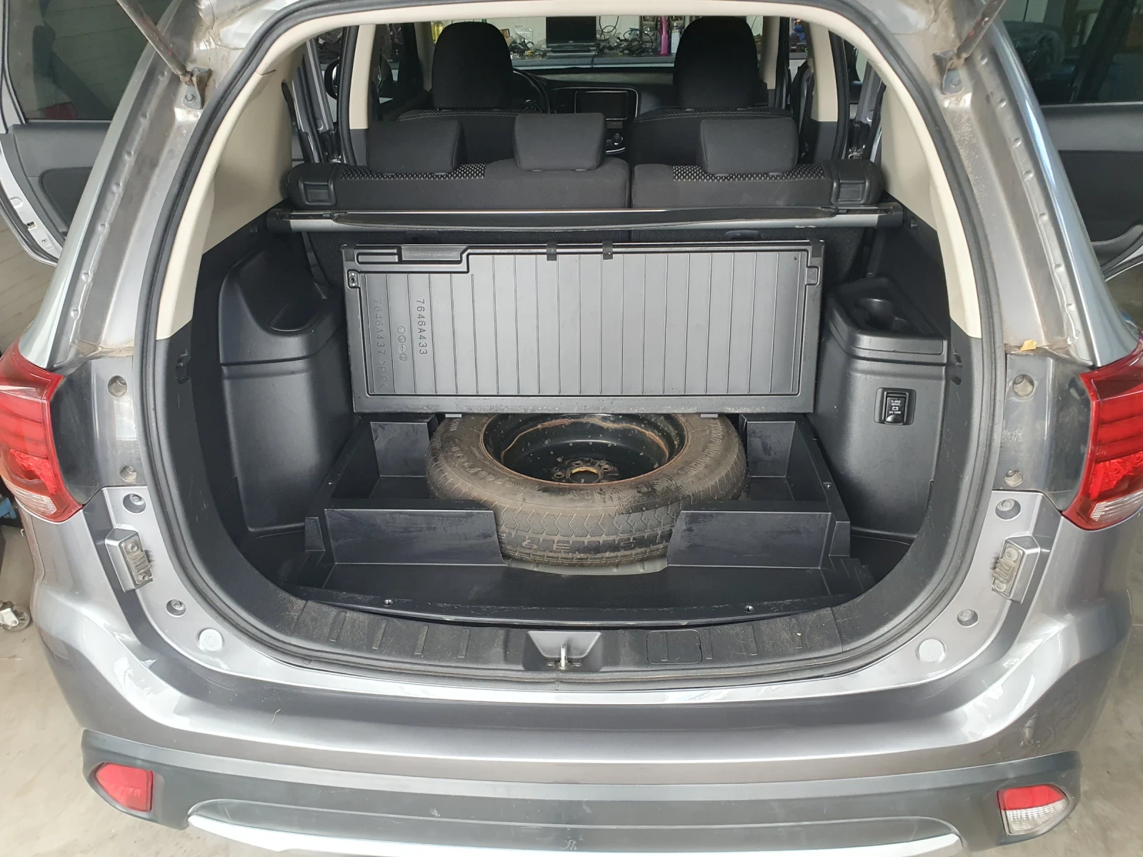 Mitsubishi Outlander 2.0 150hp, снимка 9 - Автомобили и джипове - 56367630