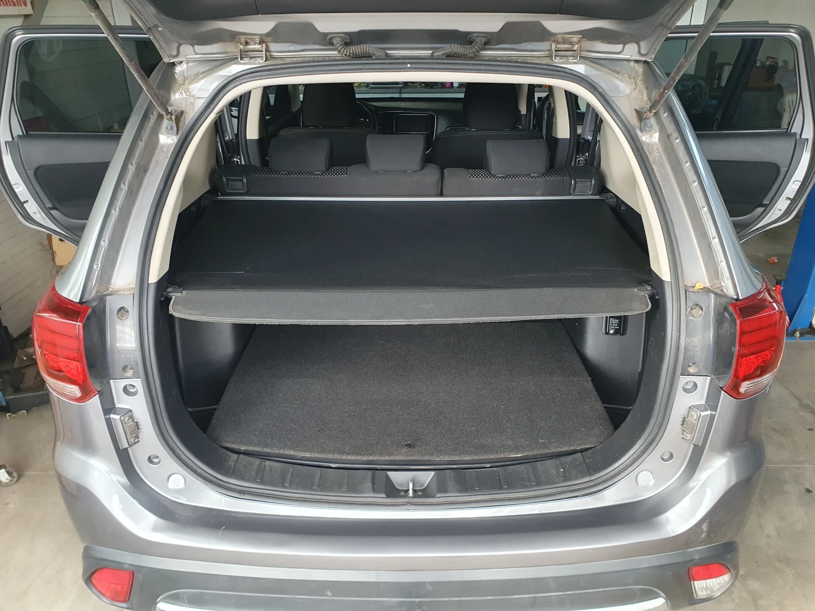Mitsubishi Outlander 2.0 150hp, снимка 8 - Автомобили и джипове - 56367630