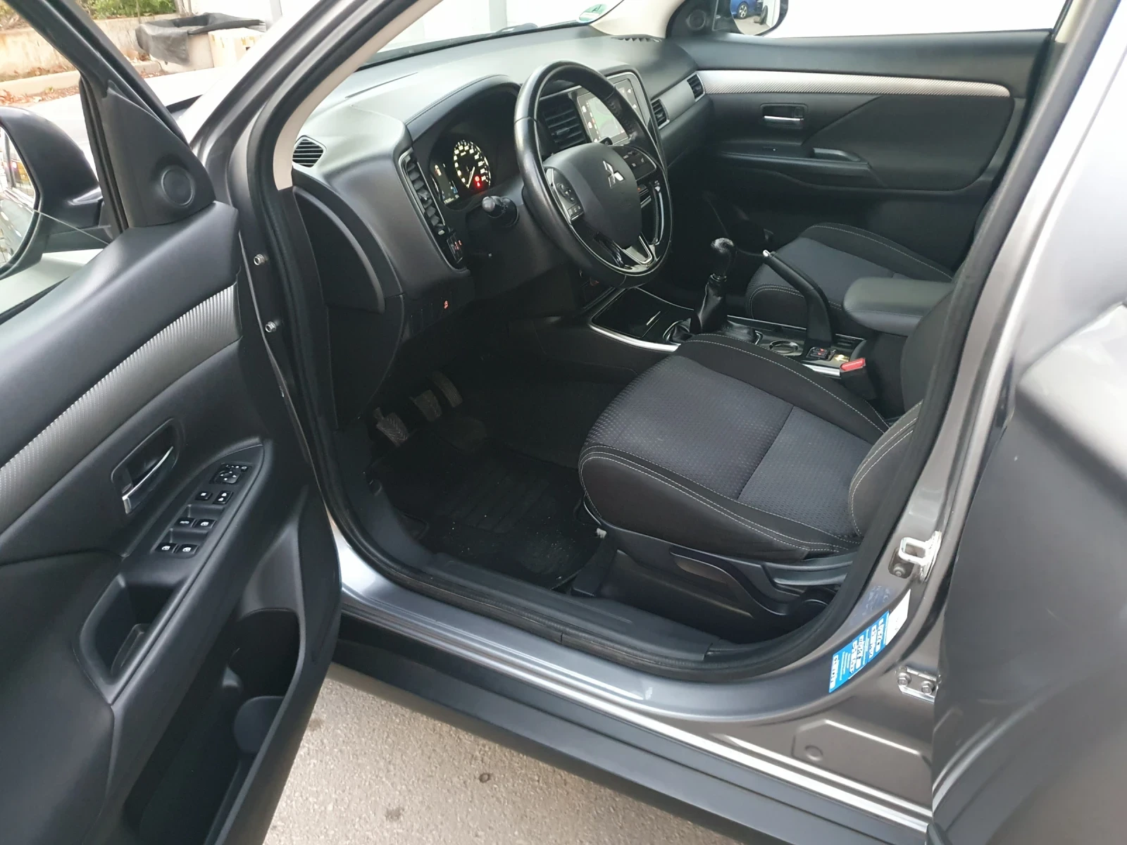 Mitsubishi Outlander 2.0 150hp, снимка 14 - Автомобили и джипове - 56367630