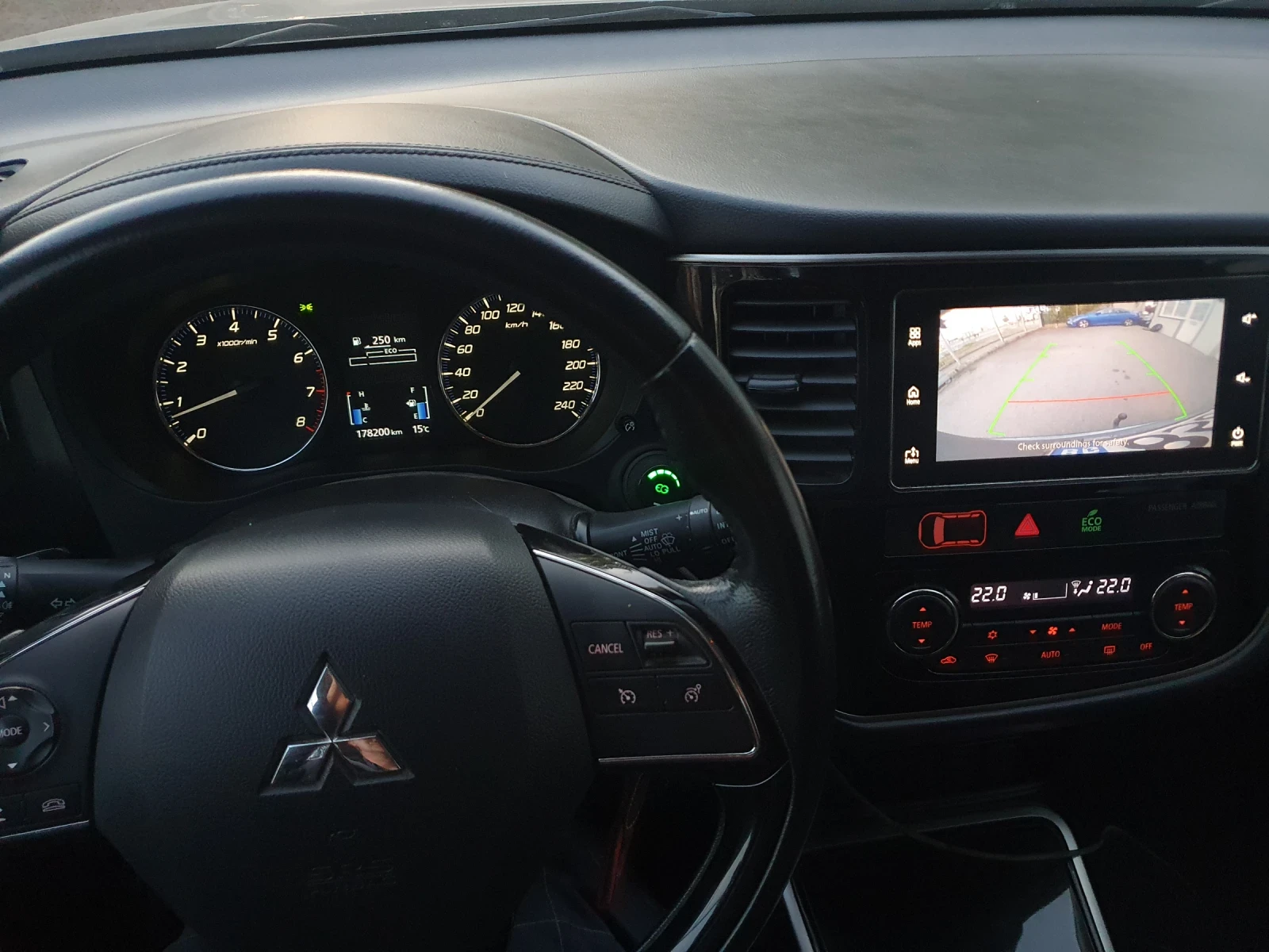 Mitsubishi Outlander 2.0 150hp, снимка 12 - Автомобили и джипове - 56367630