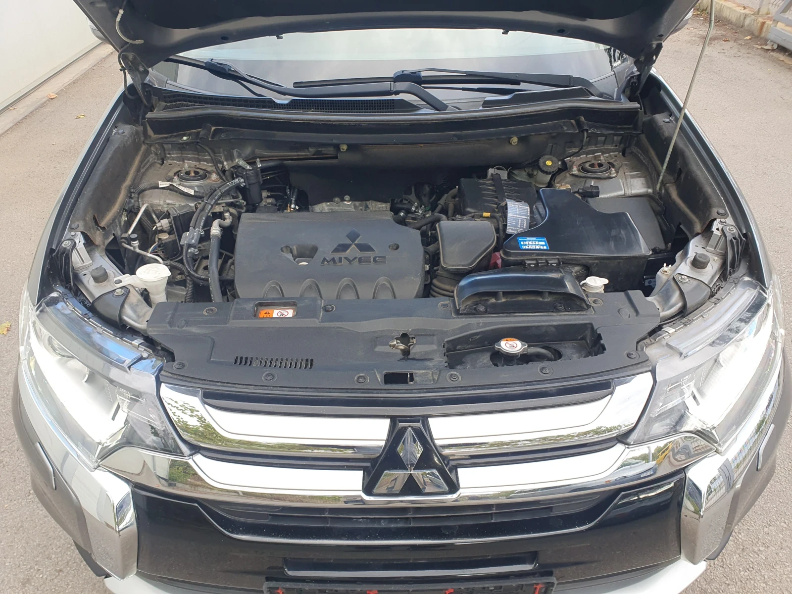 Mitsubishi Outlander 2.0 150hp, снимка 10 - Автомобили и джипове - 56367630
