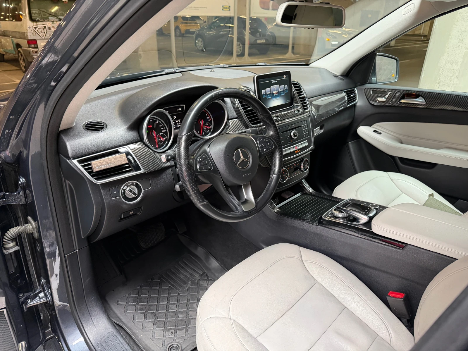 Mercedes-Benz GLE 350 CarPlay, Android Auto, Memory, AMG MENU, снимка 8 - Автомобили и джипове - 56749050