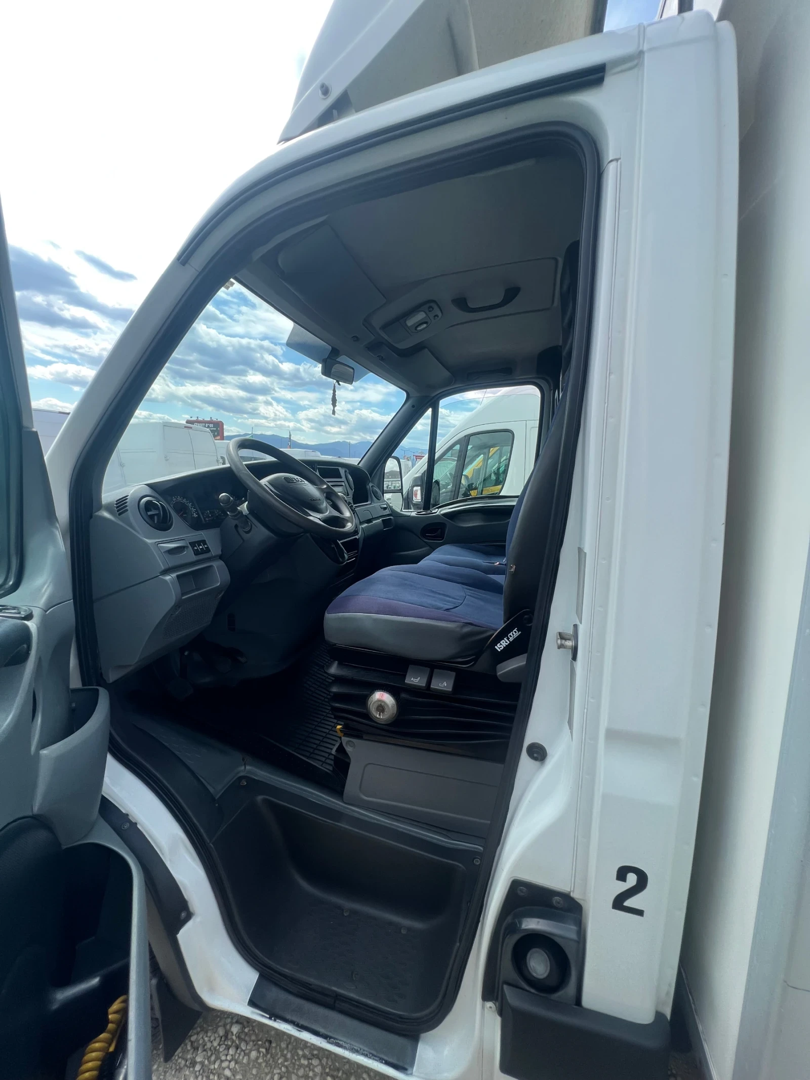 Iveco Daily 35c18 / 3.0L-180к.с / Падащ борд / Б-кат., снимка 17 - Бусове и автобуси - 54125216