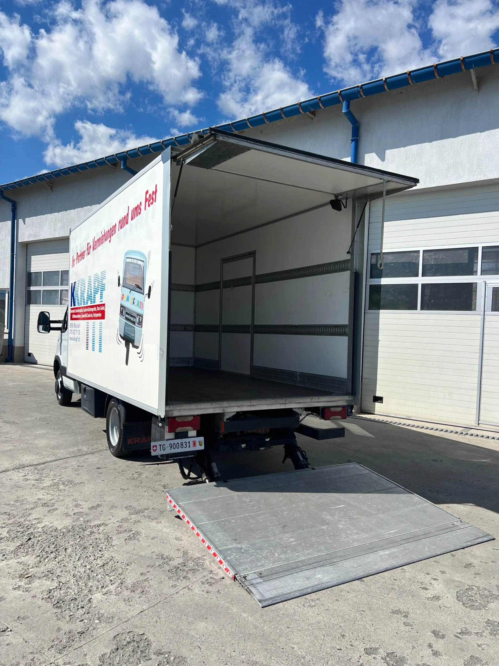 Iveco Daily 35c18 / 3.0L-180к.с / Падащ борд / Б-кат., снимка 12 - Бусове и автобуси - 54125216