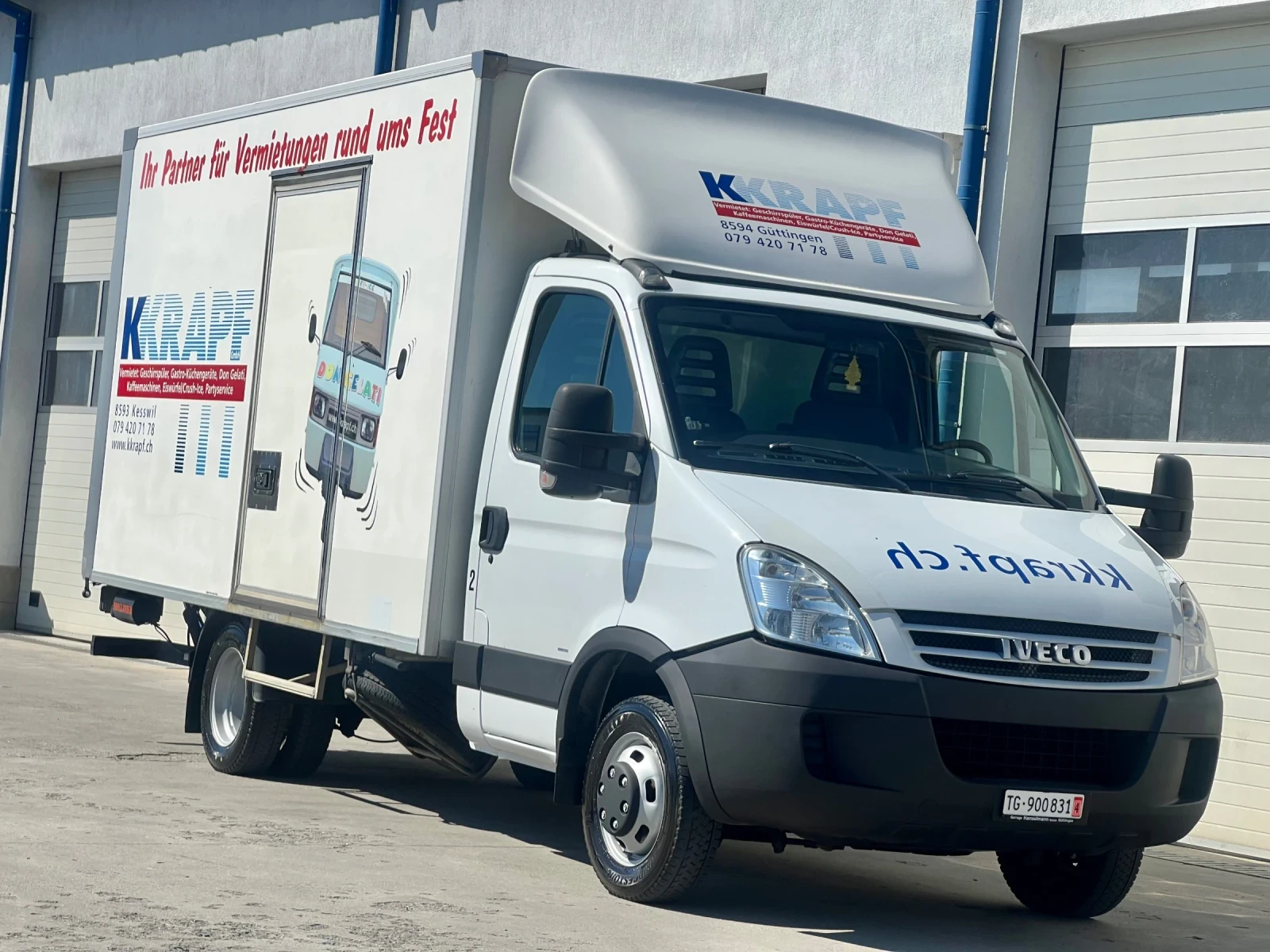 Iveco Daily 35c18 / 3.0L-180к.с / Падащ борд / Б-кат.
