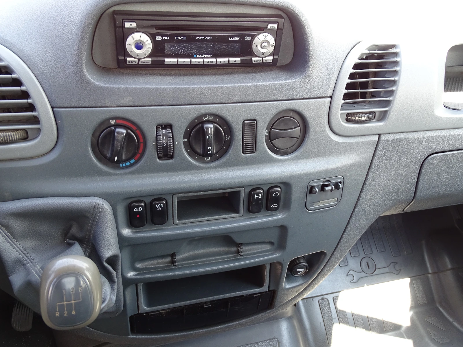 Mercedes-Benz Sprinter 413 НОВ ВНОС ОТ ШВЕЙЦАРИЯ, снимка 16 - Бусове и автобуси - 54790918