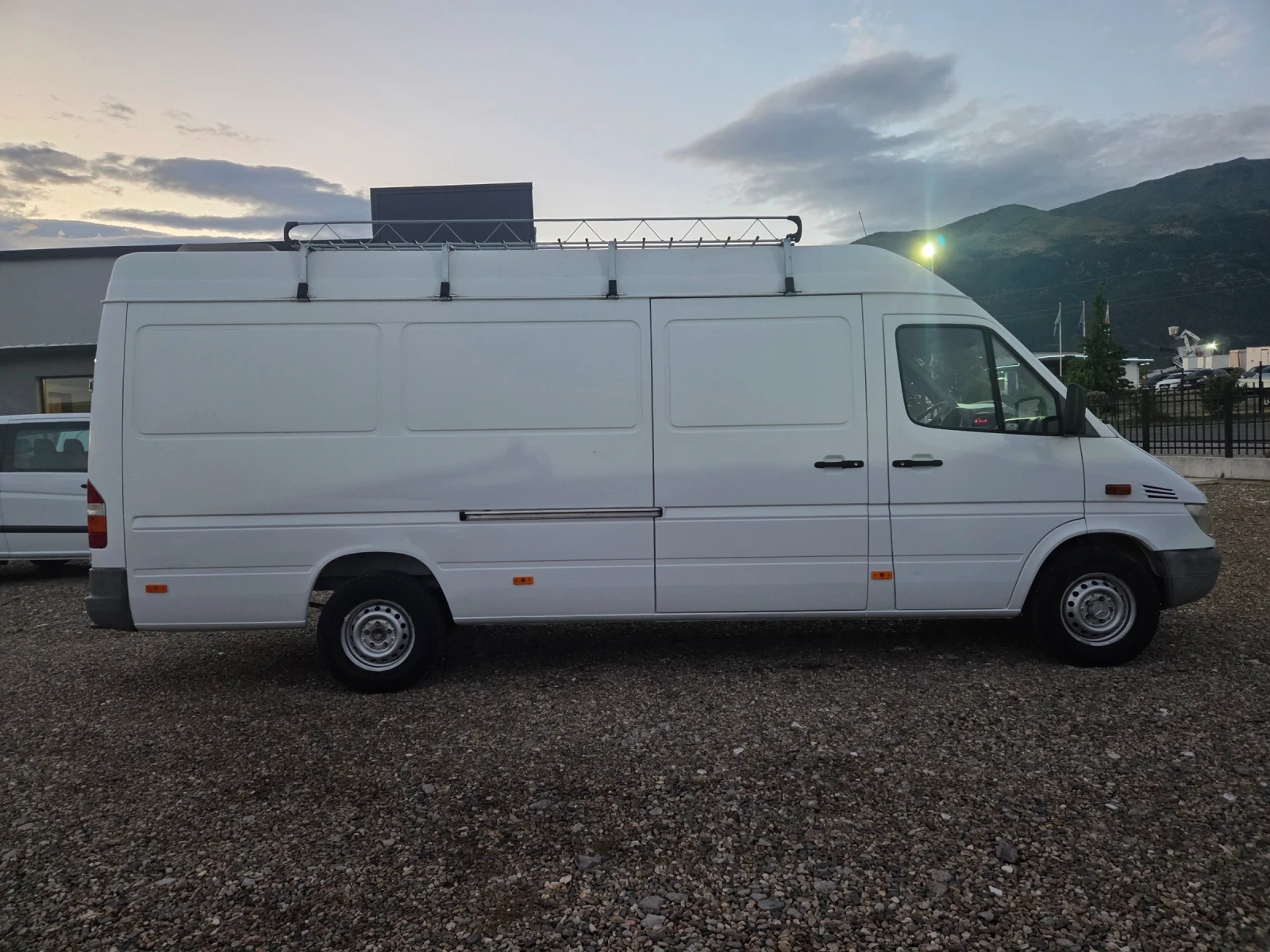 Mercedes-Benz Sprinter 313 313CDI климатик, люк топ , снимка 7 - Бусове и автобуси - 55255500
