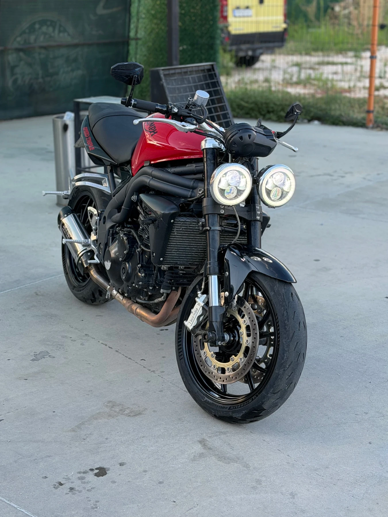 Triumph Speed Triple 1050