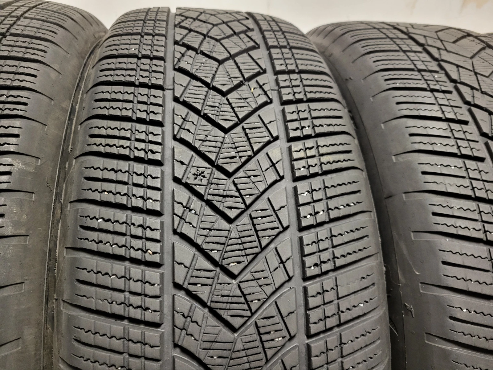 ���� 235/60R20 | Mobile.bg � ����������� 4