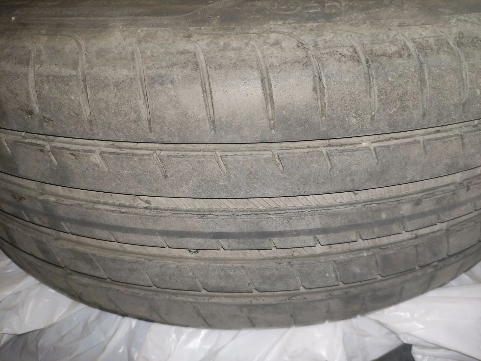 Гуми с джанти Goodyear 225/45R19, снимка 5 - Гуми и джанти - 53579449