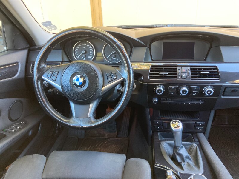 BMW 525, снимка 7 - Автомобили и джипове - 38351622