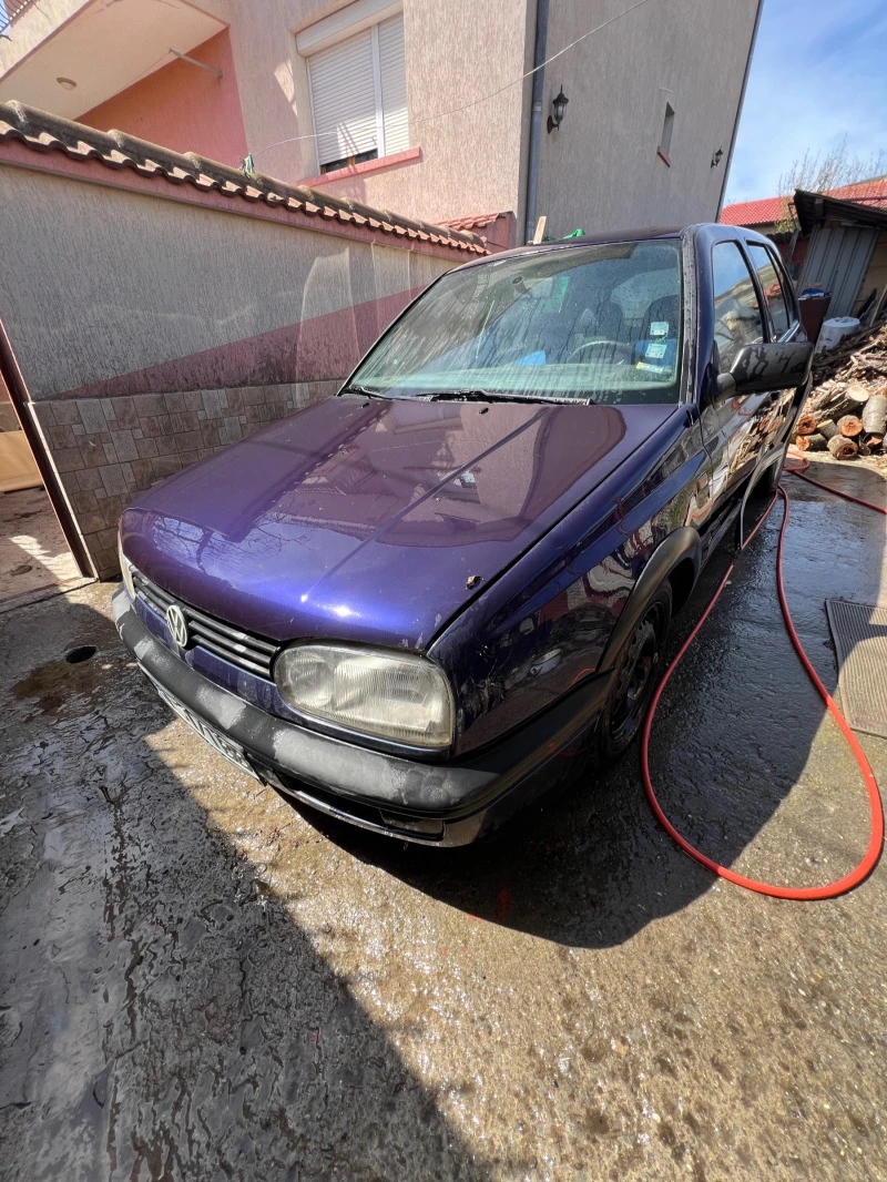 VW Golf 1.9 TDI, снимка 2 - Автомобили и джипове - 45145996