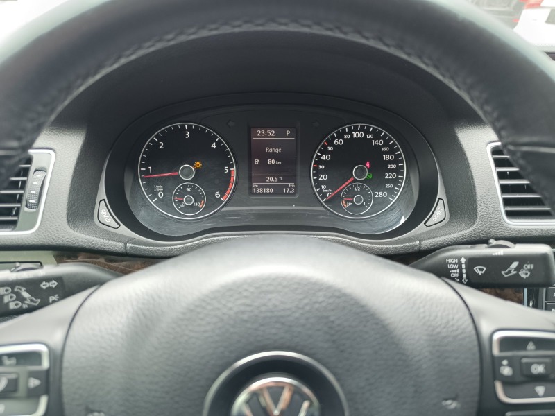 VW Passat 2.0TDI, снимка 13 - Автомобили и джипове - 45898086
