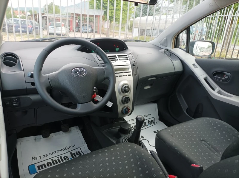 Toyota Yaris 1.0 BENZIN -ЛИЗИНГ , снимка 11 - Автомобили и джипове - 46041966