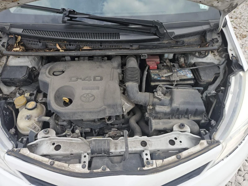 Toyota Yaris, снимка 15 - Автомобили и джипове - 47270092