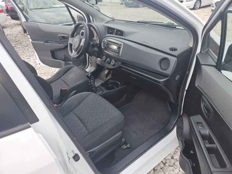 Toyota Yaris, снимка 12 - Автомобили и джипове - 47270092