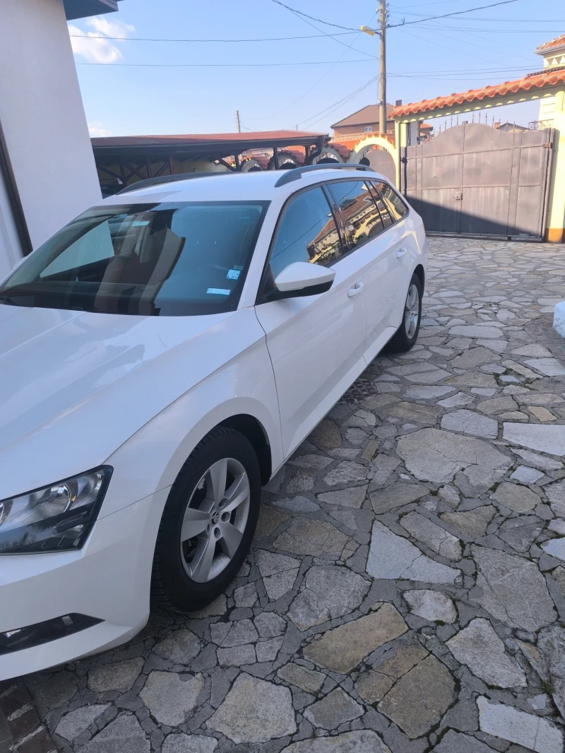 Skoda Superb, снимка 2 - Автомобили и джипове - 49222536