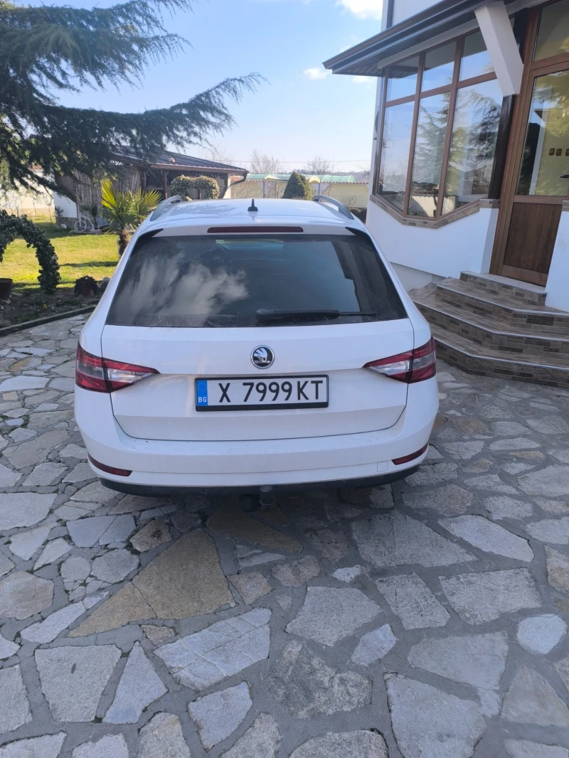 Skoda Superb, снимка 4 - Автомобили и джипове - 49222536