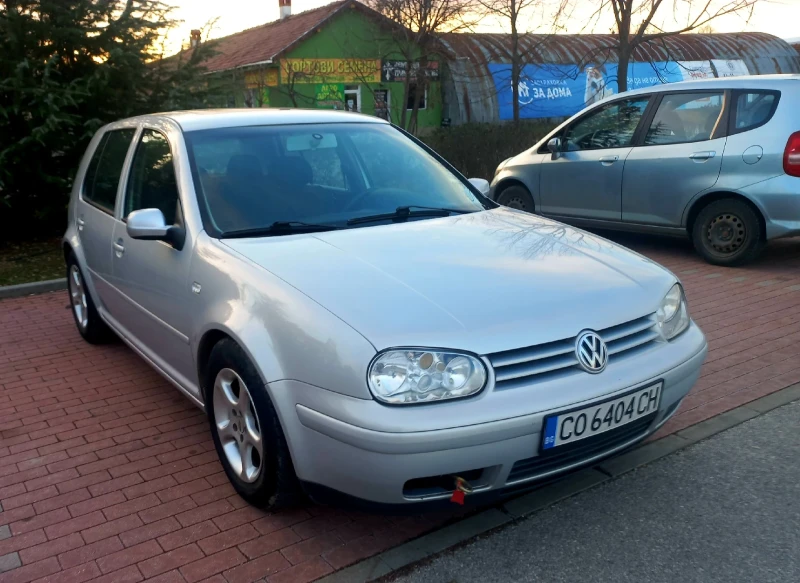 VW Golf 1.6, снимка 1 - Автомобили и джипове - 49424413